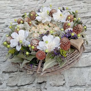 Právě jsme na našem webu 👉 www.dekorx.cz 👈přidali přes 10 nových dekorací a věnců! Každý kousek je ručně vyrobený s láskou...