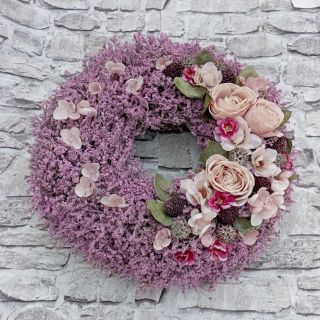 Staticový věneček s růžemi za 1050,- Kč s DPH na www.dekorx.cz #statice #věnec #dekorace #růže #domov